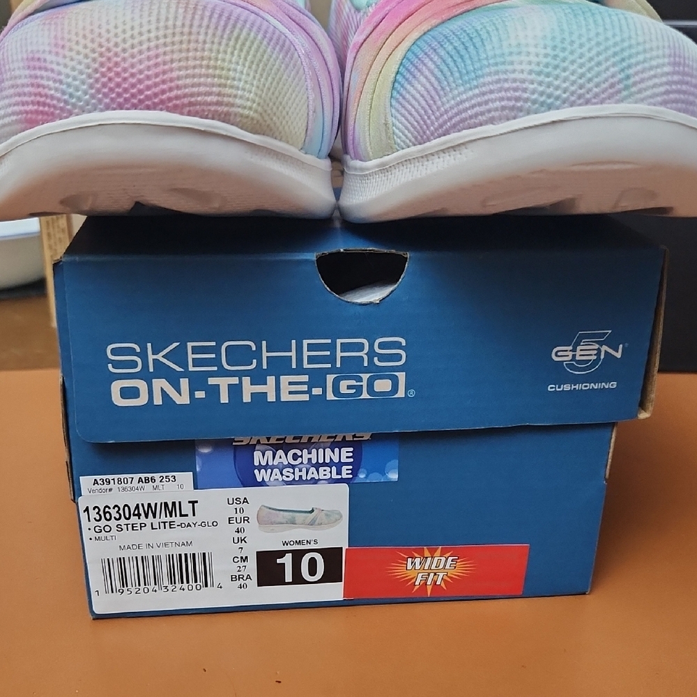 Skechers Multicolor Go Step Sneakers - Wide Fit